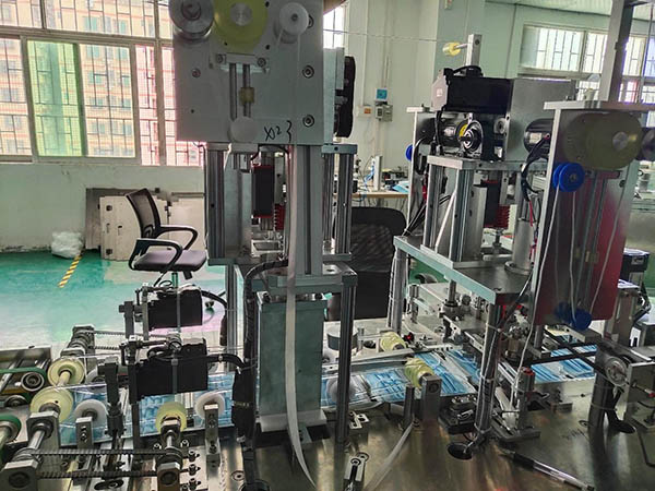 Automatic 3 layers disposable plane face mask making machine11
