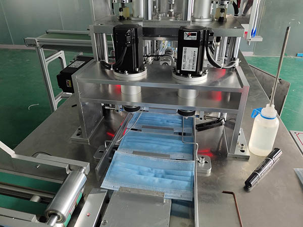 Automatic 3 layers disposable plane face mask making machine12