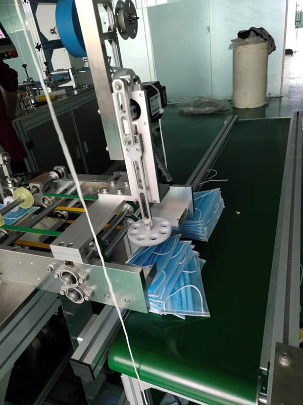 Automatic 3 layers disposable plane face mask making machine14