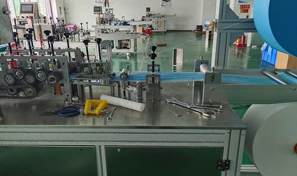 Automatic 3 layers disposable plane face mask making machine3